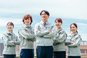 平設備興業の大型プロジェクトへの参画を表すチームのイメージ